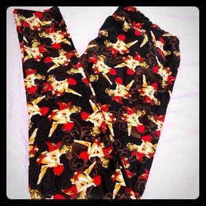 💕 Lularoe TC Valentine Leggings